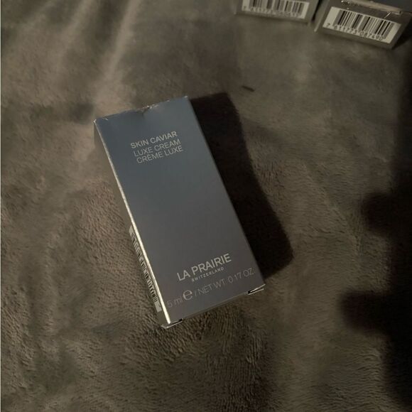 La Prairie Skin Caviar Luxe Cream in Silver Box - Picture 2 of 5